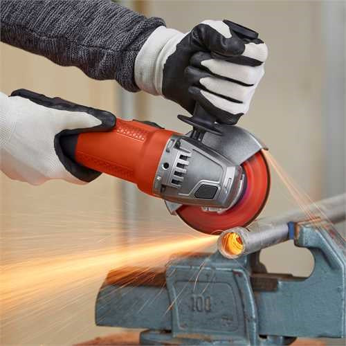 Аголна Брусилка 750W 115mm Black+Decker BEG110